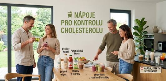 Rodina si užívá zdravé nápoje na podporu kontroly cholesterolu.